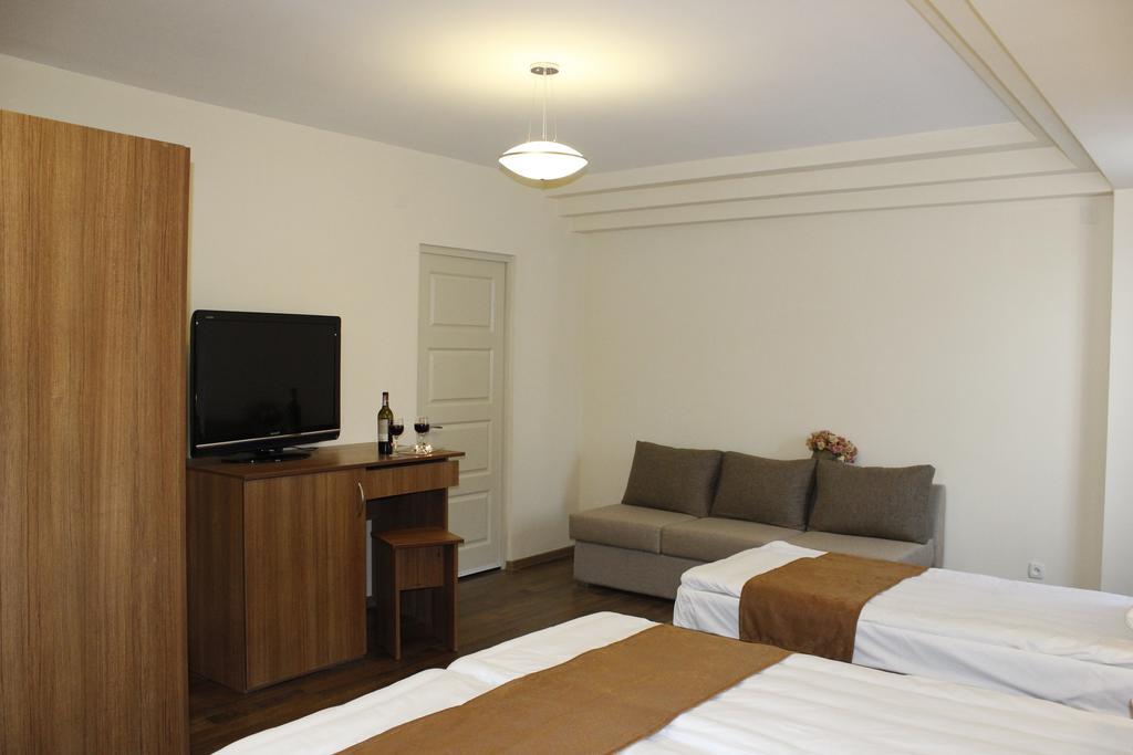 5Th Floor Guest House يريفان الغرفة الصورة